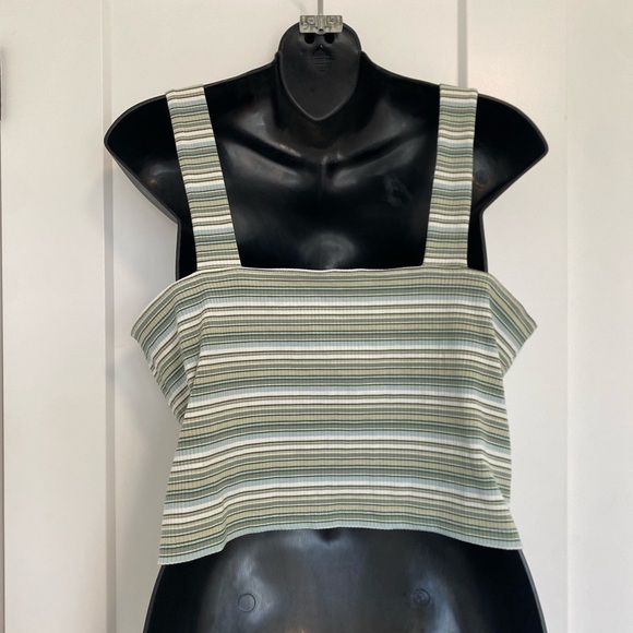 American‎ Eagle Outfitters Women's Green and White Crop Tank Top Size XL - Picture 4 of 8